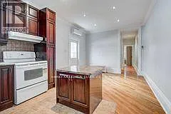 1098 Bathurst St — Photo 11