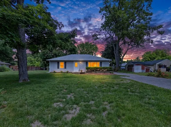 1049 Bloomfield Ave, Plainwell, MI 49080