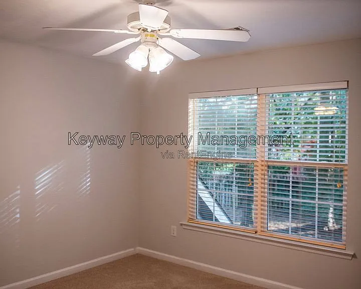 242 Stonington Dr — Photo 27