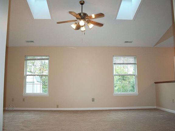 5th image of 7835 Connie Dr
