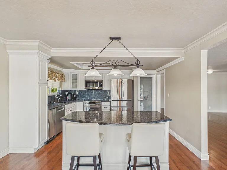 4910 Cabrillo Point — Photo 13