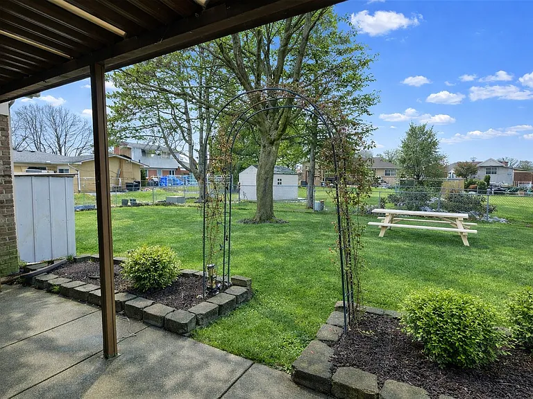 39327 Timberlane Dr — Photo 3