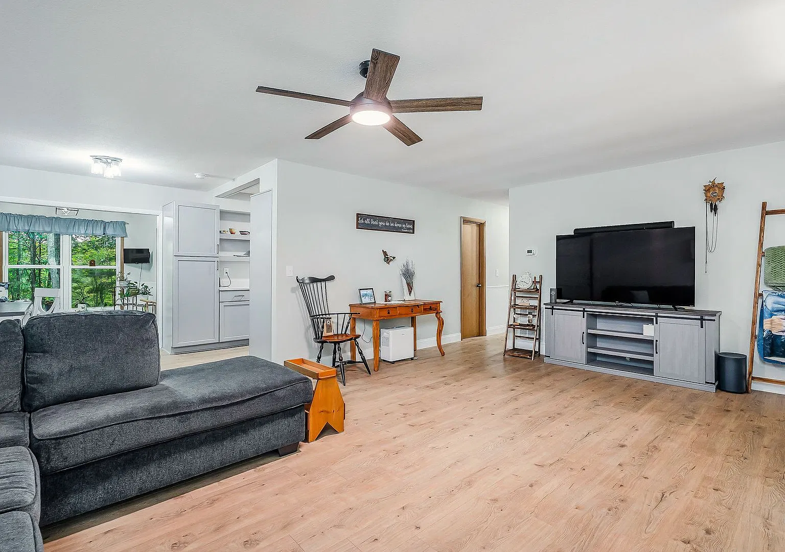 Charming Updated Home available for 12 months *Furnished OR Unfurnished* — Photo 4