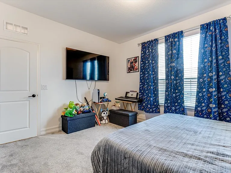 1304 Starling St — Photo 28
