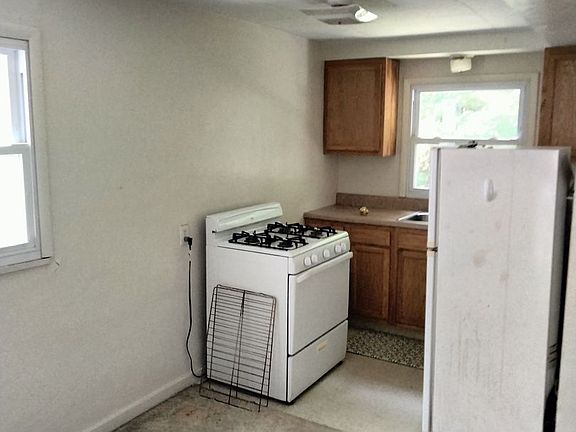 3rd image of 99 Kittanning Pike APT 1