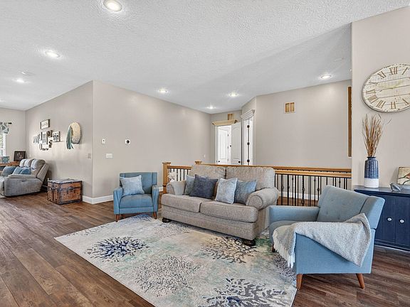 3rd image of 8563 Winning Way