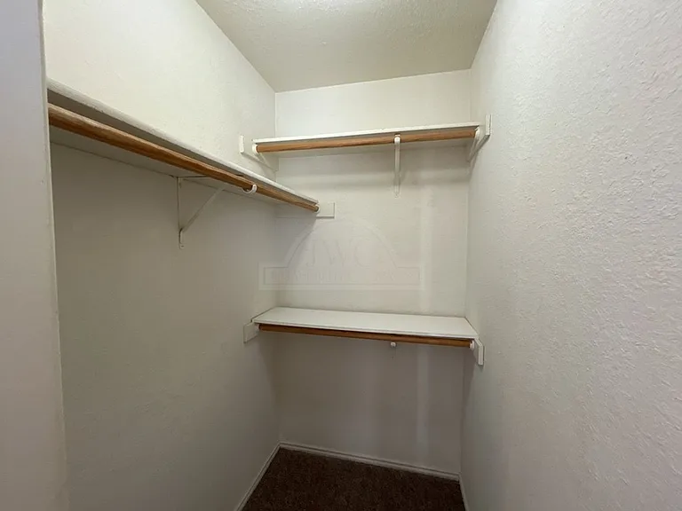 1702 Benttree Dr — Photo 11