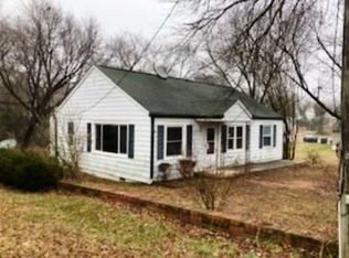 512 Oak Ave, Lexington, NC 27292