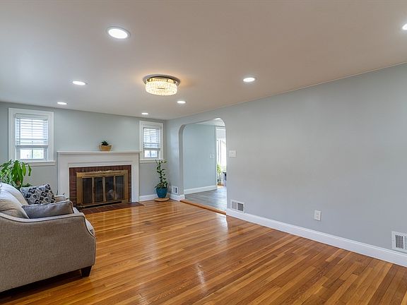 4th image of 37 Tingley Rd