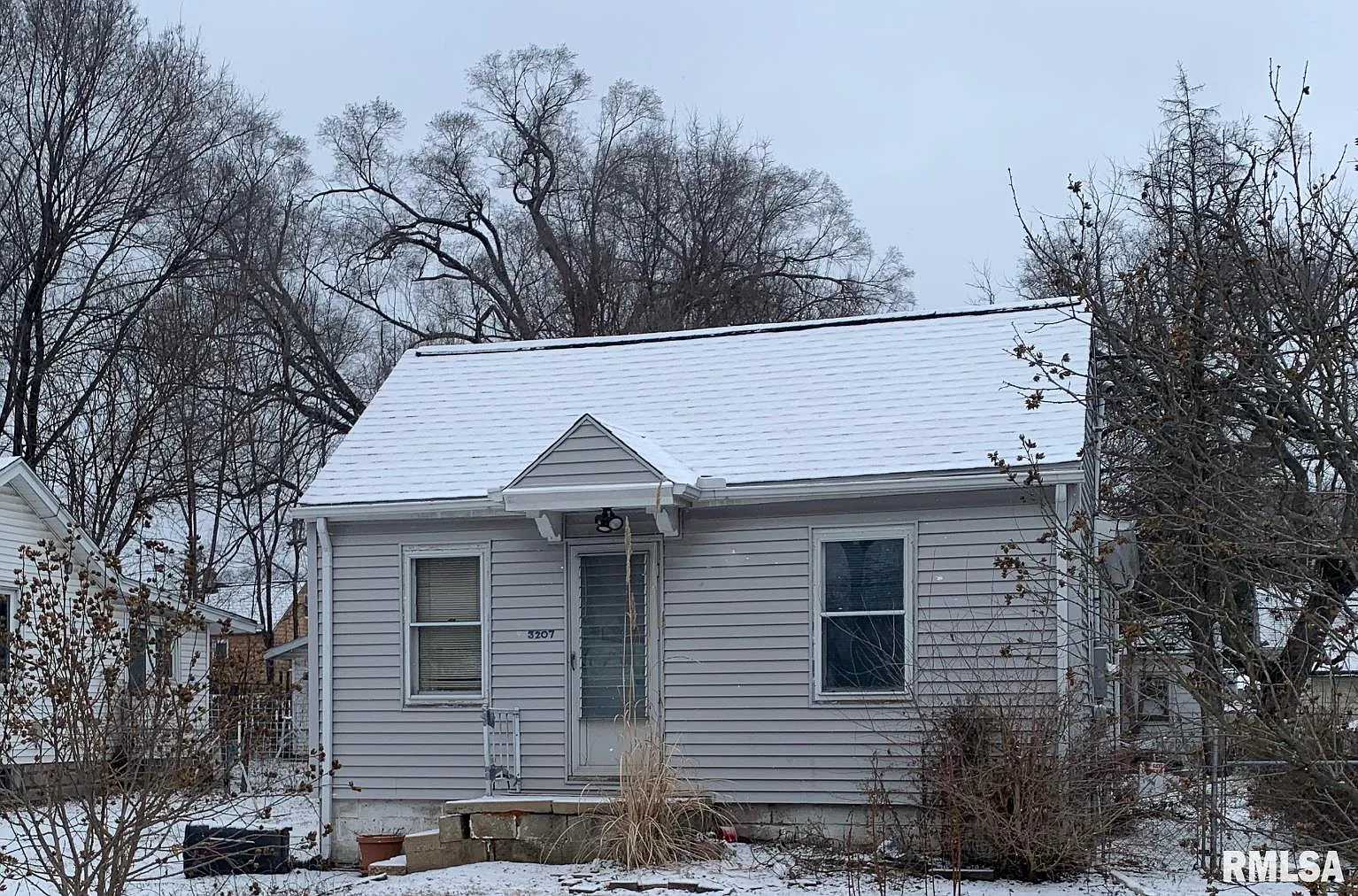 3207 W Latrobe St photo 1