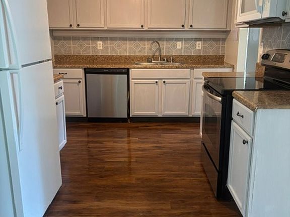 4th image of 206 Bryan St
