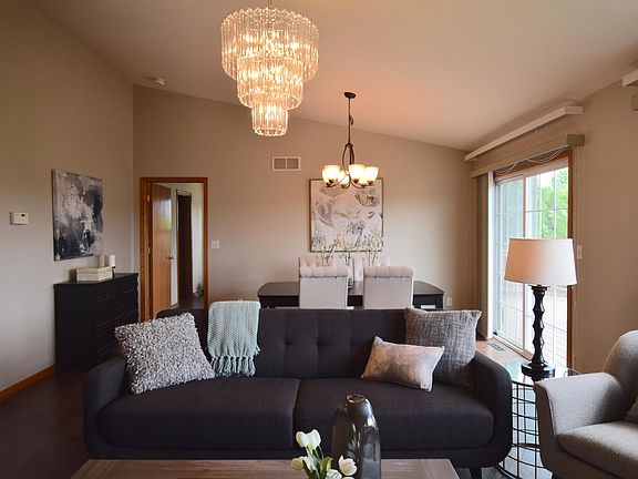 4th image of 2468 Emslie Dr