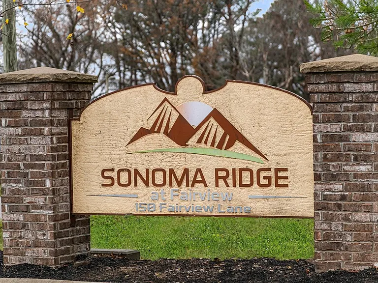 Sonoma Ridge Luxury Apartments — Photo 30
