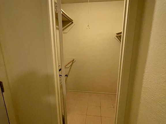3rd image of 7025 Crosstimbers Ln