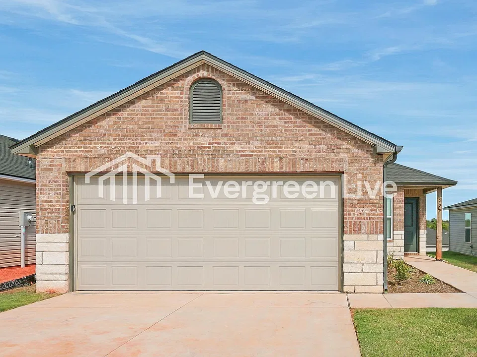 1206 Saddle Dr