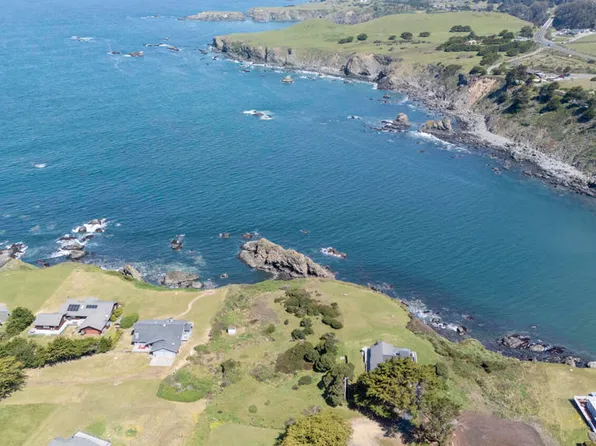 2771 Seaside Ct, Albion, CA 95410