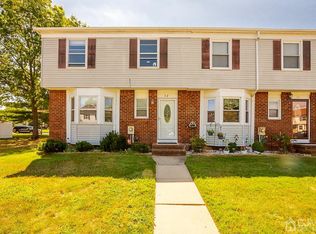 32 Tiger Lily Ct, Sayreville, NJ 08872