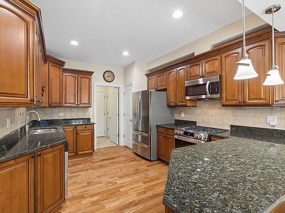4th image of 4740 Auvergne Ave Unit 4740