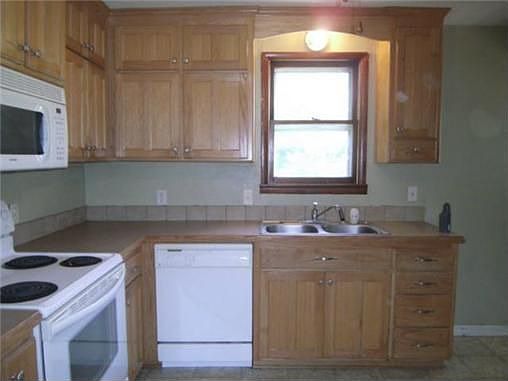3rd image of 617 W Mason St