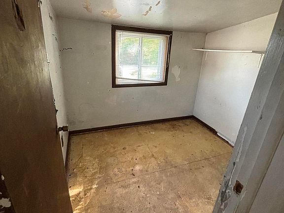 5th image of 3198 Glendale Dr