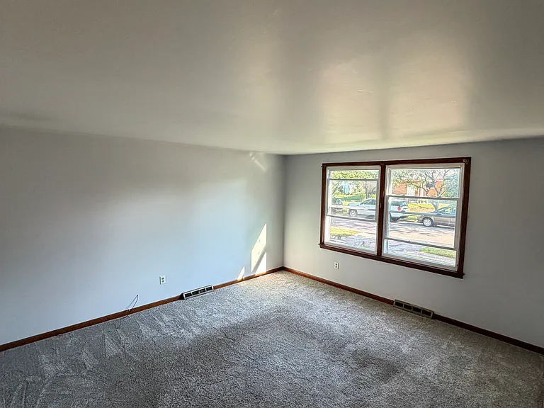 108 S Seine Dr — Photo 2