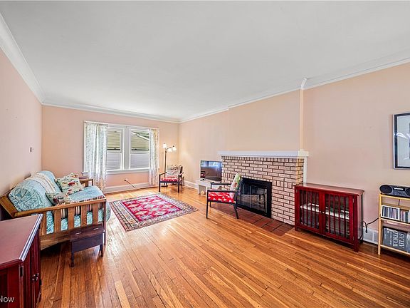 3rd image of 3334 Meadowbrook Blvd