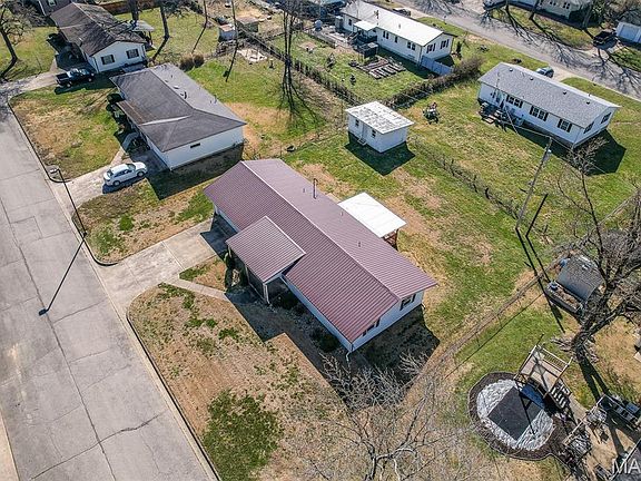 2nd image of 265 Rainbow Dr