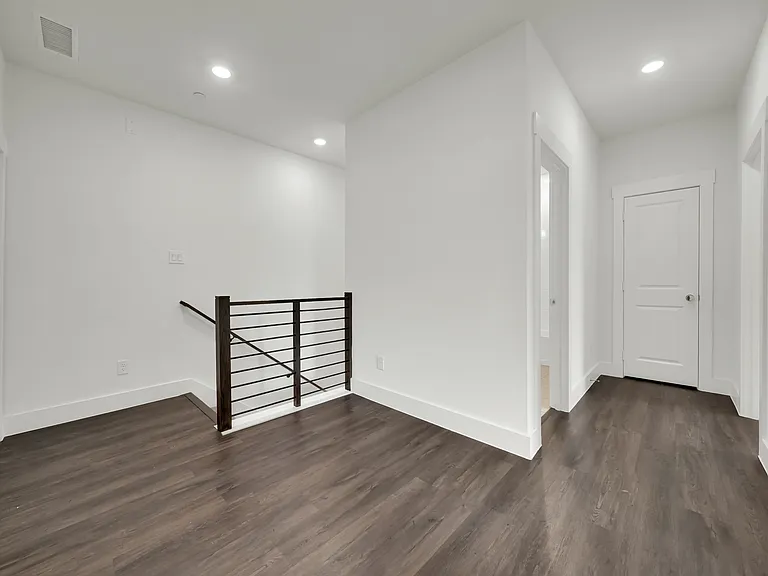 2717 Garden Gate Ln — Photo 23