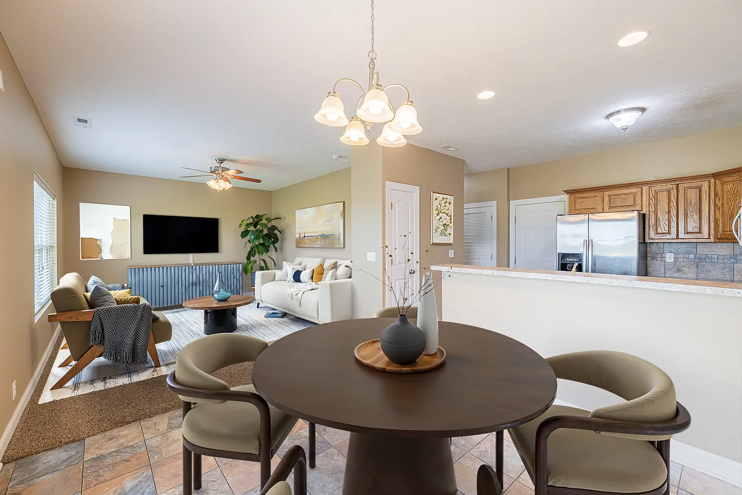 3 bed, 2.5 bath, 1607 sqft, $1,769 — Photo 4