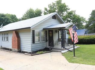 1810 S Willow Ave, Independence, MO 64052
