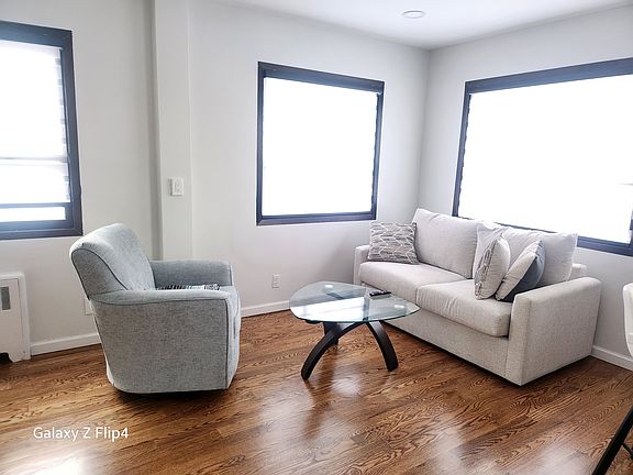 3rd image of 114 E Main St #2