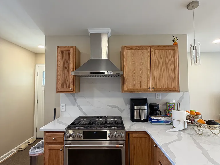 6524 Greenleaf St — Photo 4