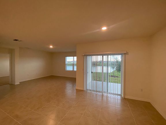 2nd image of 405 Noble Ave