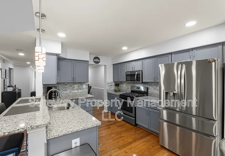 2028 Greenes Way Cir — Photo 12