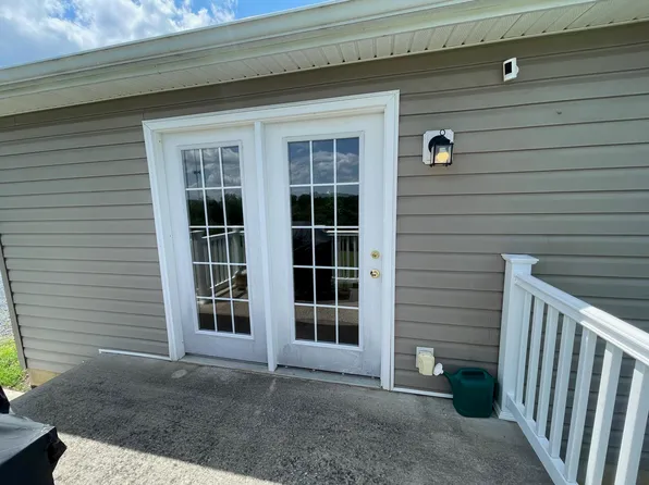 317 Woodlee Rd, Staunton, VA 24401