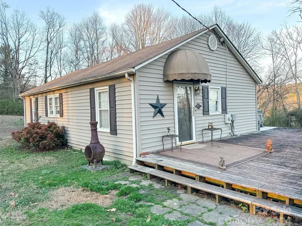 724 Wilmont St SW, Lenoir, NC 28645