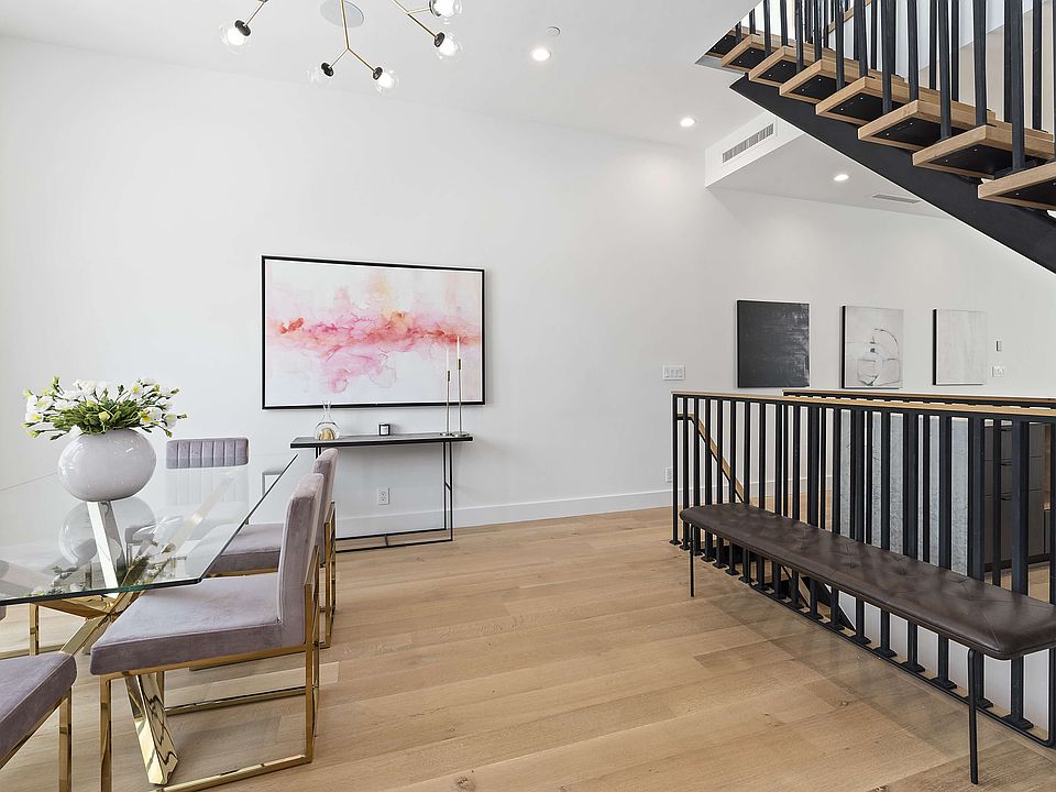1st image of 24 Underhill Ave #Townhouse 24