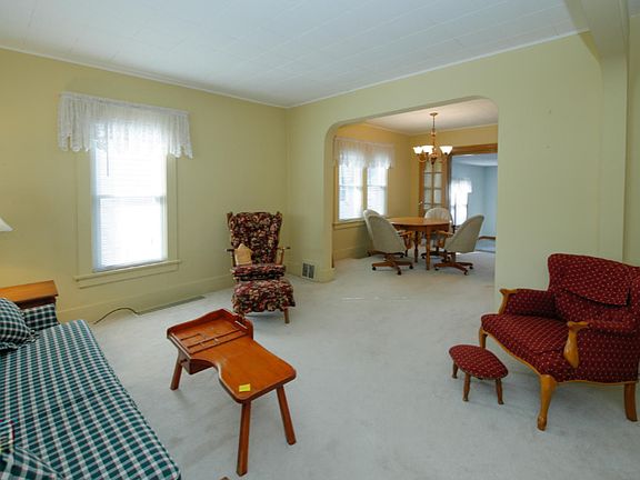 5th image of 125 East Ave N