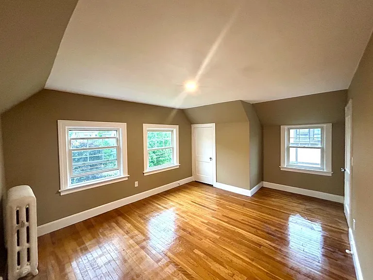 555 Lloyd Ave — Photo 17