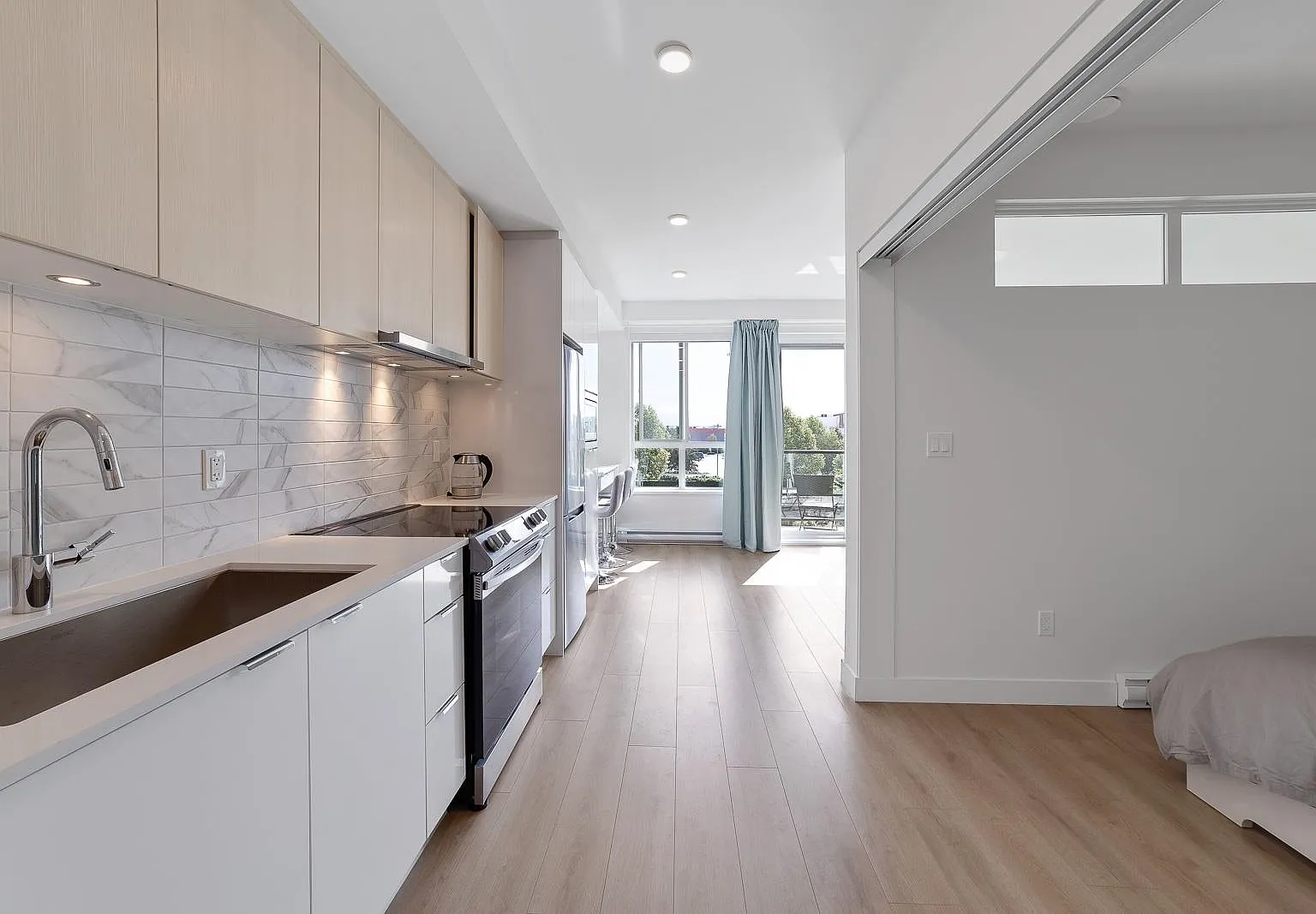 1 bed, 550 sqft, $2,680 — Photo 3