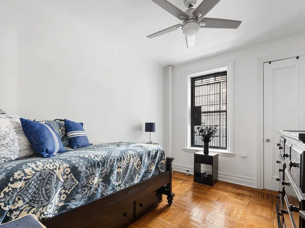 447 Fort Washington Avenue image 5 of 12