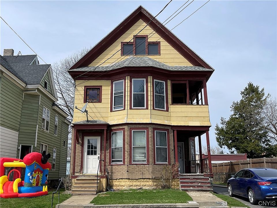 1st image of 409 Douglas St