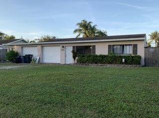 7585 Seabreeze Dr, Lake Worth, FL 33467