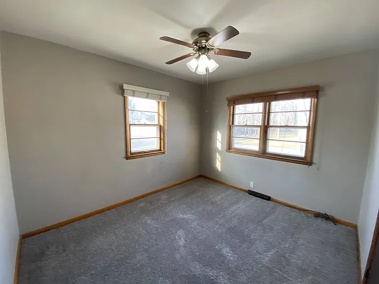 219 S 14th St — Photo 11