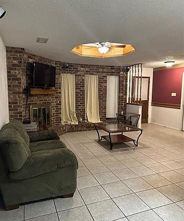 3rd image of 1341 Lawyers Ln
