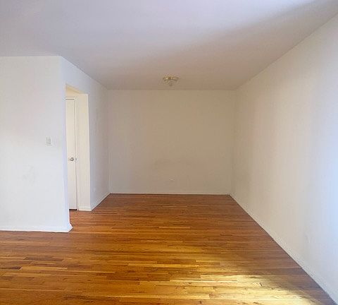 4th image of 525 Ocean Pkwy APT 3