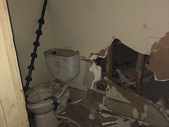 Bottom Unit - Bathroom
