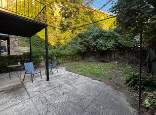23-42 38th St #3, Astoria, NY 11105
