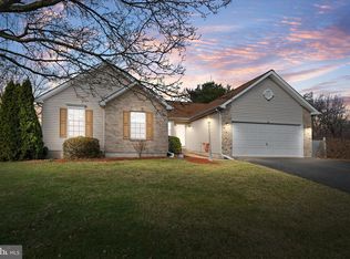 203 N Barrington Ct, Newark, DE 19702