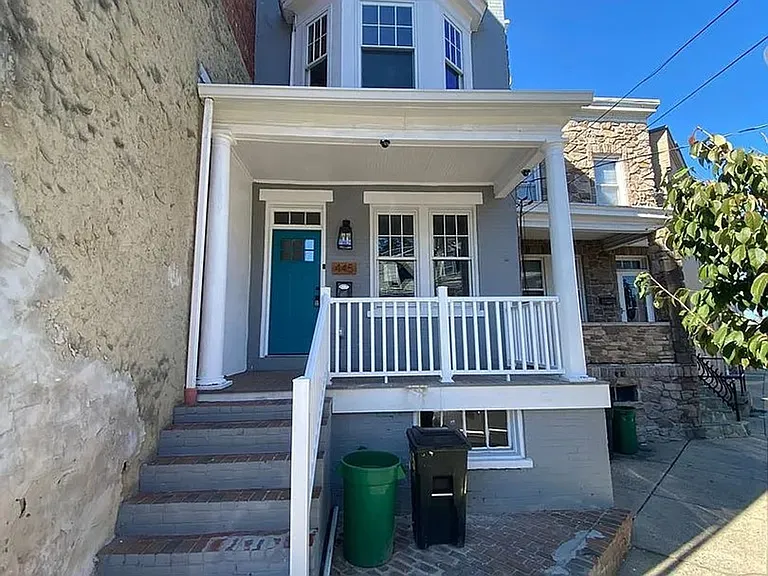 445 Manor St — Photo 1
